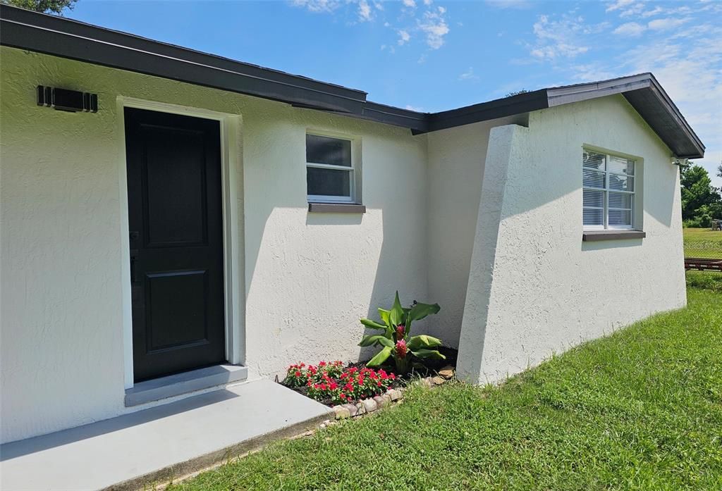 Activo con contrato: $419,900 (3 camas, 2 baños, 1744 Pies cuadrados)