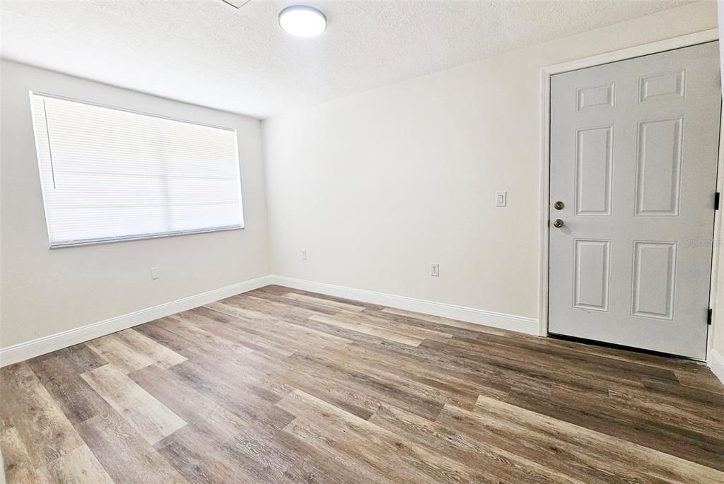 Activo con contrato: $419,900 (3 camas, 2 baños, 1744 Pies cuadrados)