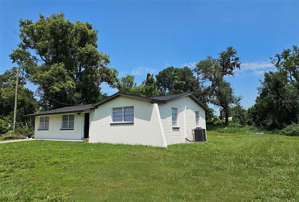 Activo con contrato: $419,900 (3 camas, 2 baños, 1744 Pies cuadrados)