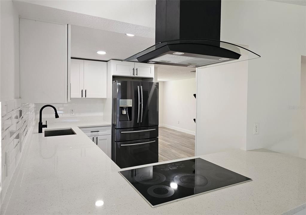 Activo con contrato: $419,900 (3 camas, 2 baños, 1744 Pies cuadrados)