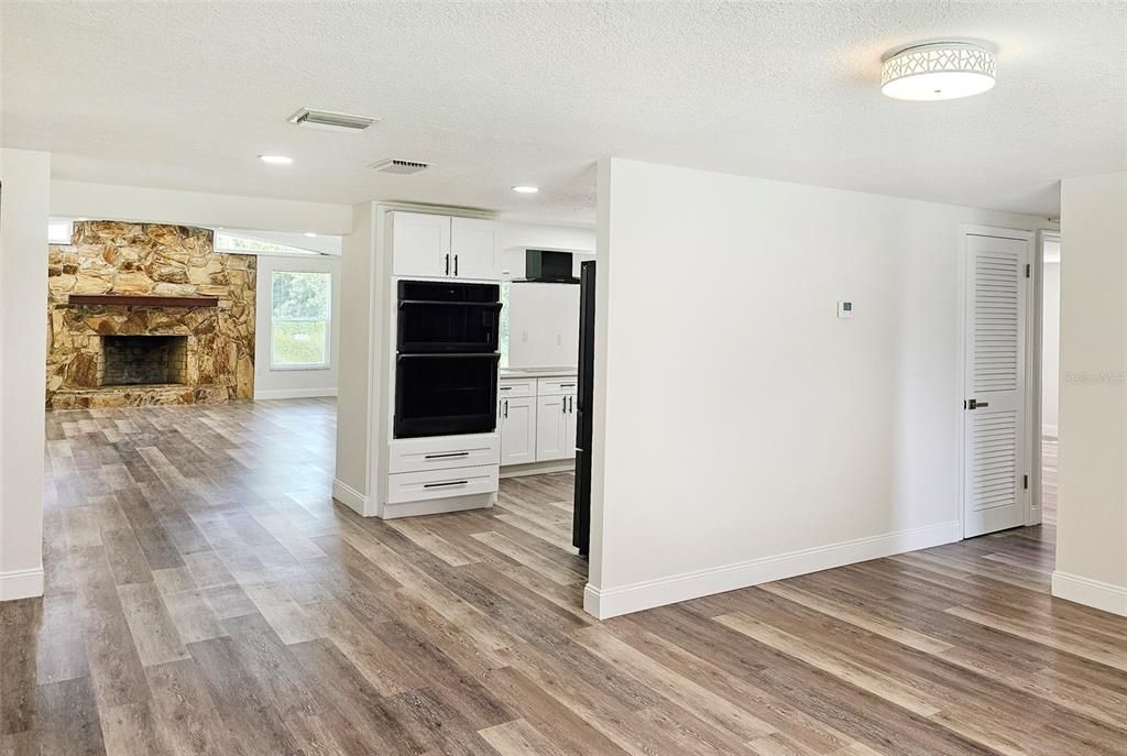 Activo con contrato: $419,900 (3 camas, 2 baños, 1744 Pies cuadrados)