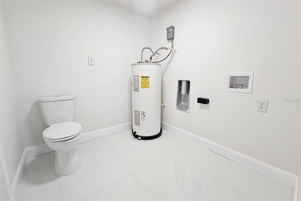 Activo con contrato: $419,900 (3 camas, 2 baños, 1744 Pies cuadrados)