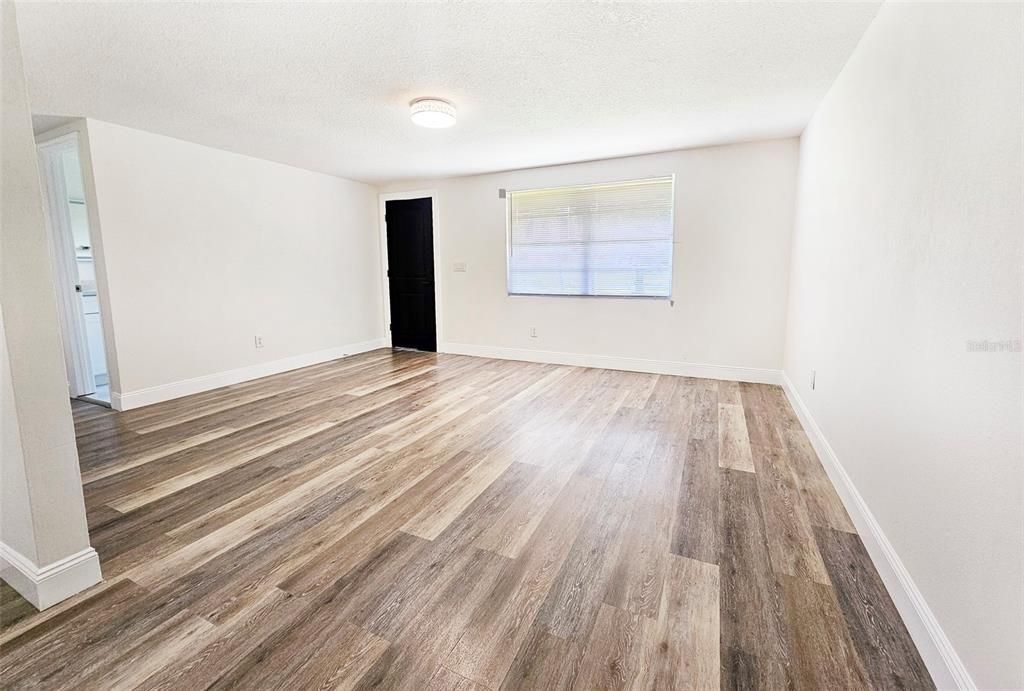 Activo con contrato: $419,900 (3 camas, 2 baños, 1744 Pies cuadrados)