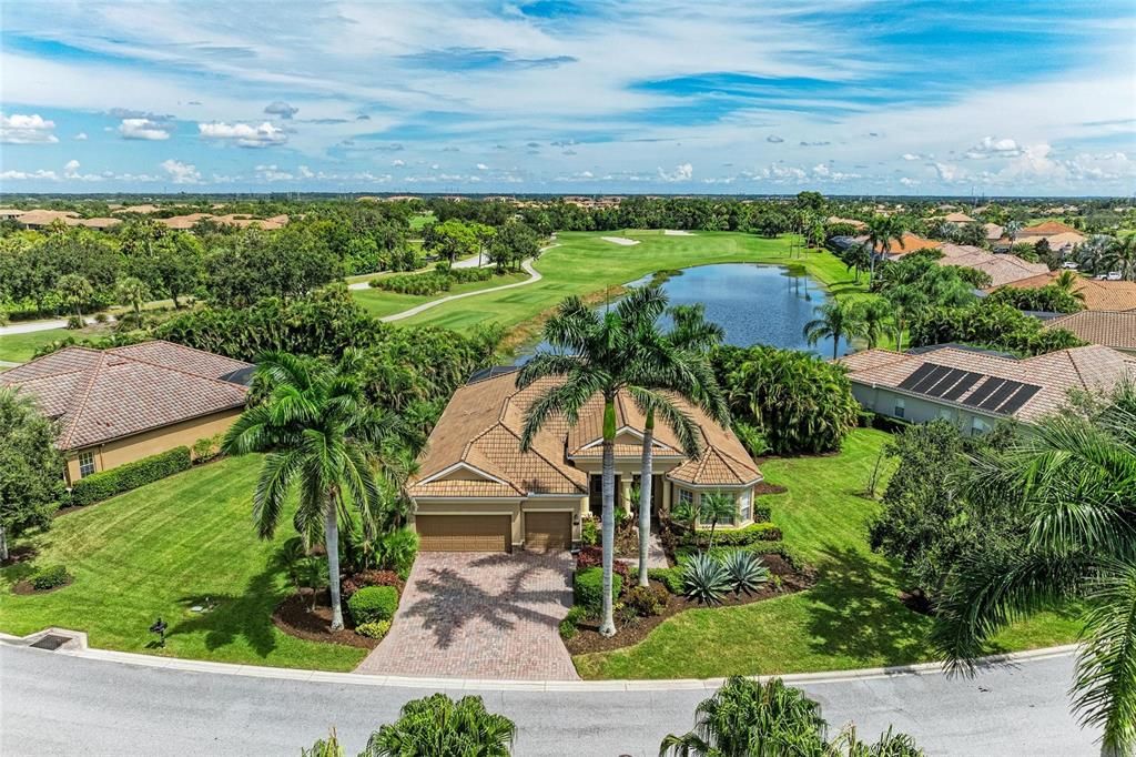 Active With Contract: $925,000 (4 beds, 3 baths, 2901 Square Feet)