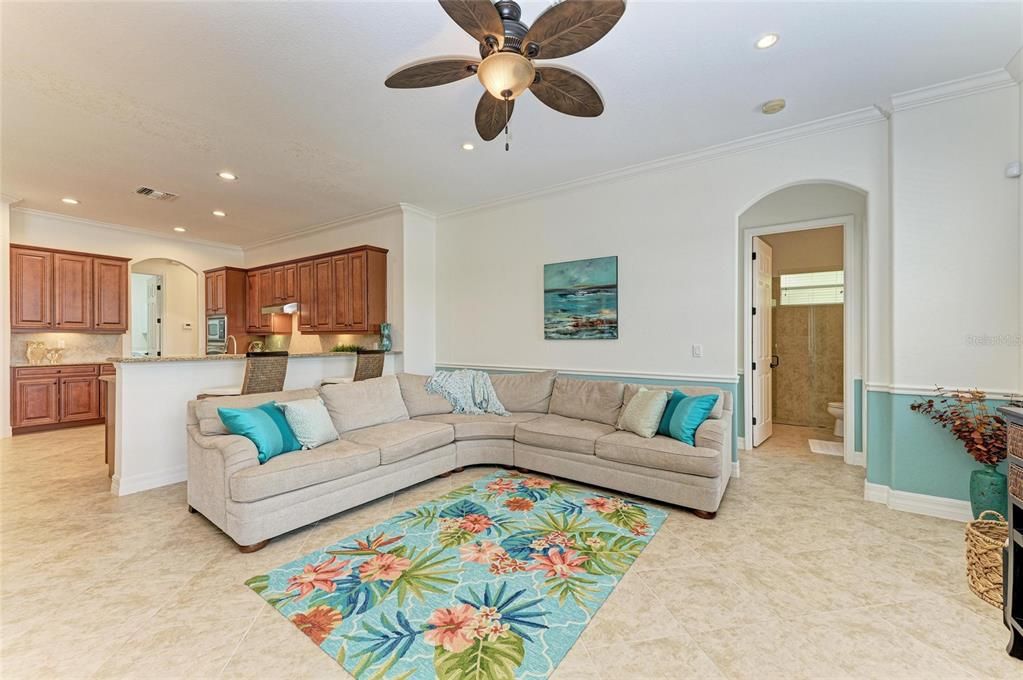 Active With Contract: $925,000 (4 beds, 3 baths, 2901 Square Feet)