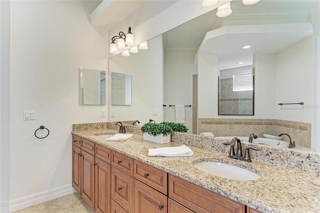 Active With Contract: $925,000 (4 beds, 3 baths, 2901 Square Feet)