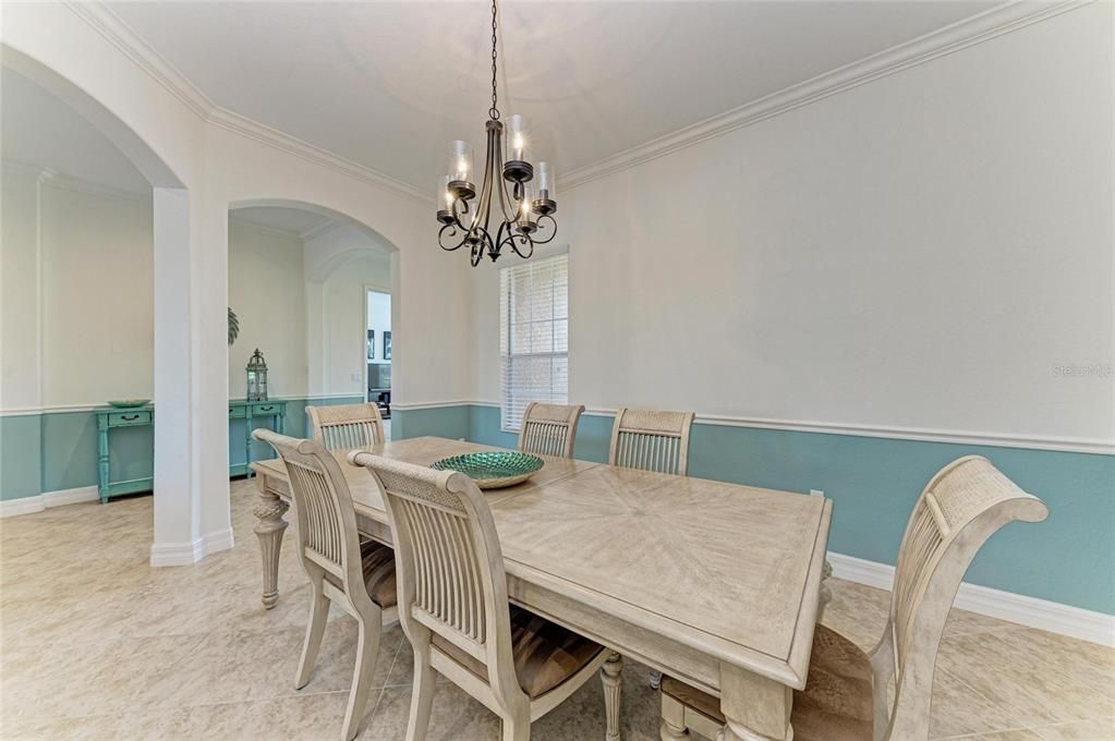 Active With Contract: $925,000 (4 beds, 3 baths, 2901 Square Feet)