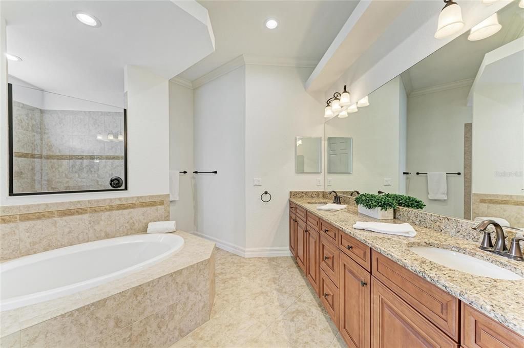 Active With Contract: $925,000 (4 beds, 3 baths, 2901 Square Feet)