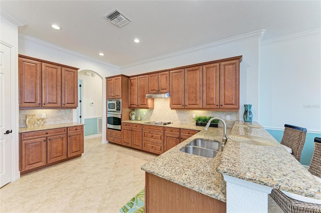 Active With Contract: $925,000 (4 beds, 3 baths, 2901 Square Feet)