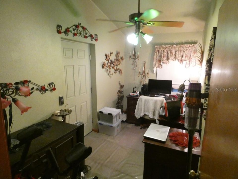 En Venta: $930,000 (3 camas, 2 baños, 1920 Pies cuadrados)