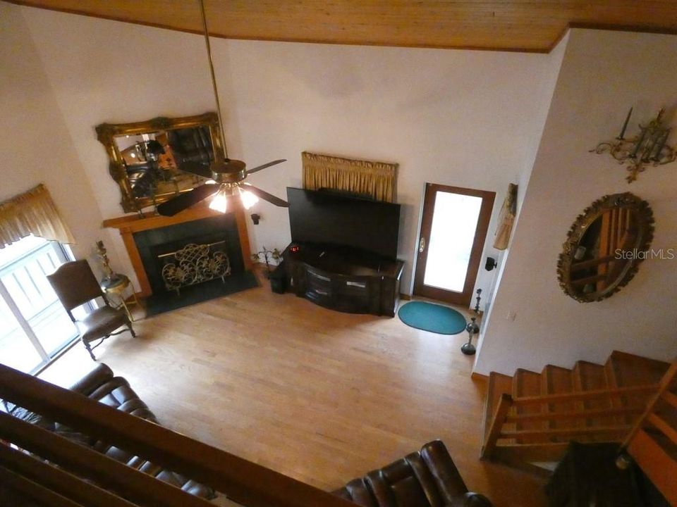 En Venta: $930,000 (3 camas, 2 baños, 1920 Pies cuadrados)