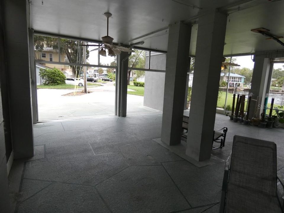 En Venta: $930,000 (3 camas, 2 baños, 1920 Pies cuadrados)