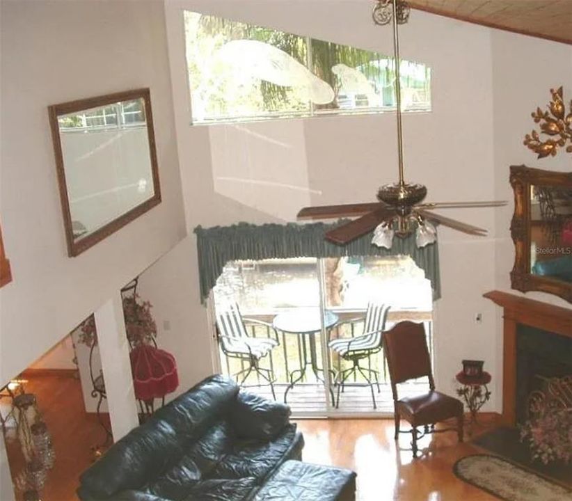 En Venta: $930,000 (3 camas, 2 baños, 1920 Pies cuadrados)