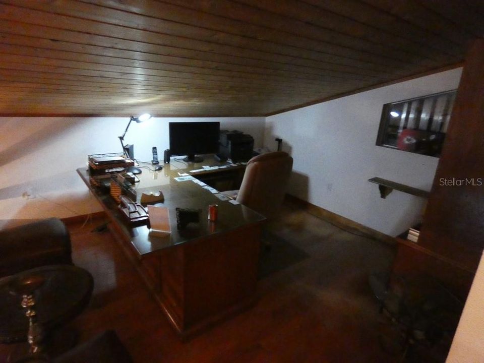 En Venta: $930,000 (3 camas, 2 baños, 1920 Pies cuadrados)