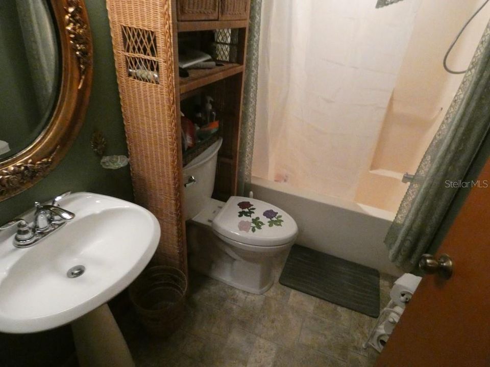 En Venta: $930,000 (3 camas, 2 baños, 1920 Pies cuadrados)