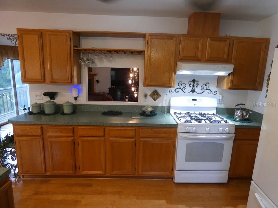 En Venta: $930,000 (3 camas, 2 baños, 1920 Pies cuadrados)