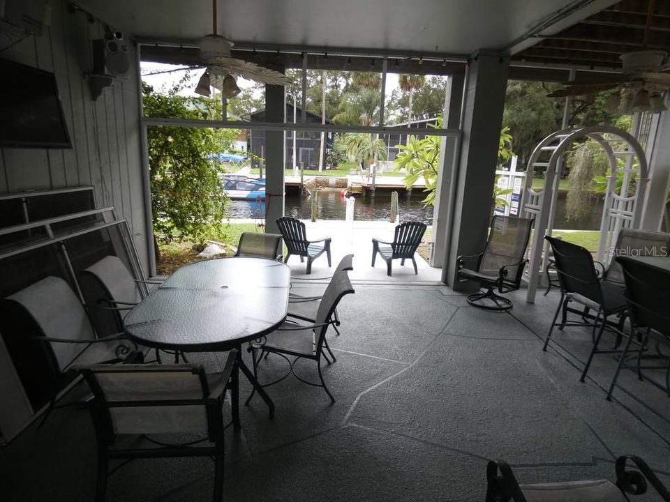 En Venta: $930,000 (3 camas, 2 baños, 1920 Pies cuadrados)