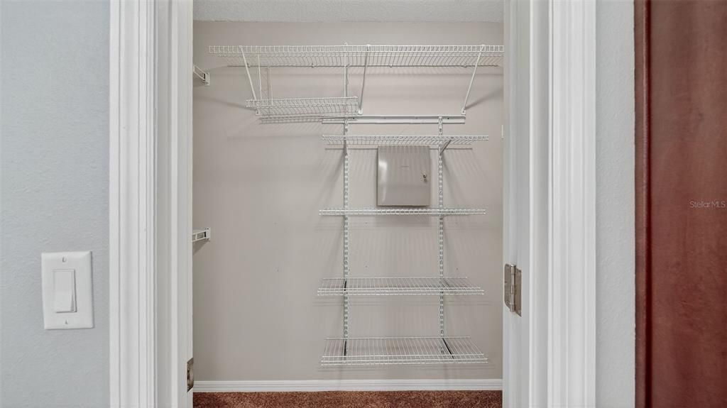 На продажу: $564,900 (3 спален, 2 ванн, 1931 Квадратных фут)