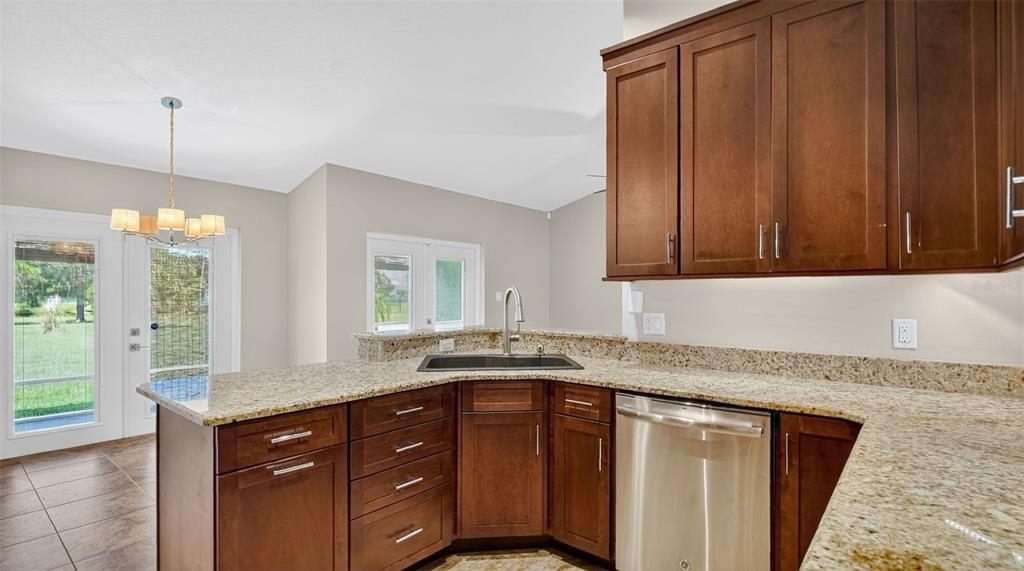 На продажу: $564,900 (3 спален, 2 ванн, 1931 Квадратных фут)