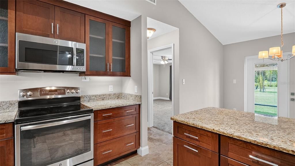 На продажу: $564,900 (3 спален, 2 ванн, 1931 Квадратных фут)