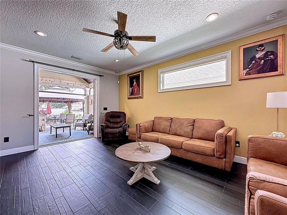 For Sale: $909,000 (3 beds, 2 baths, 2935 Square Feet)