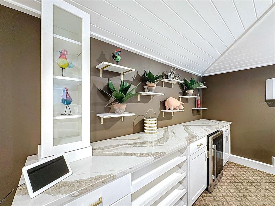 For Sale: $909,000 (3 beds, 2 baths, 2935 Square Feet)