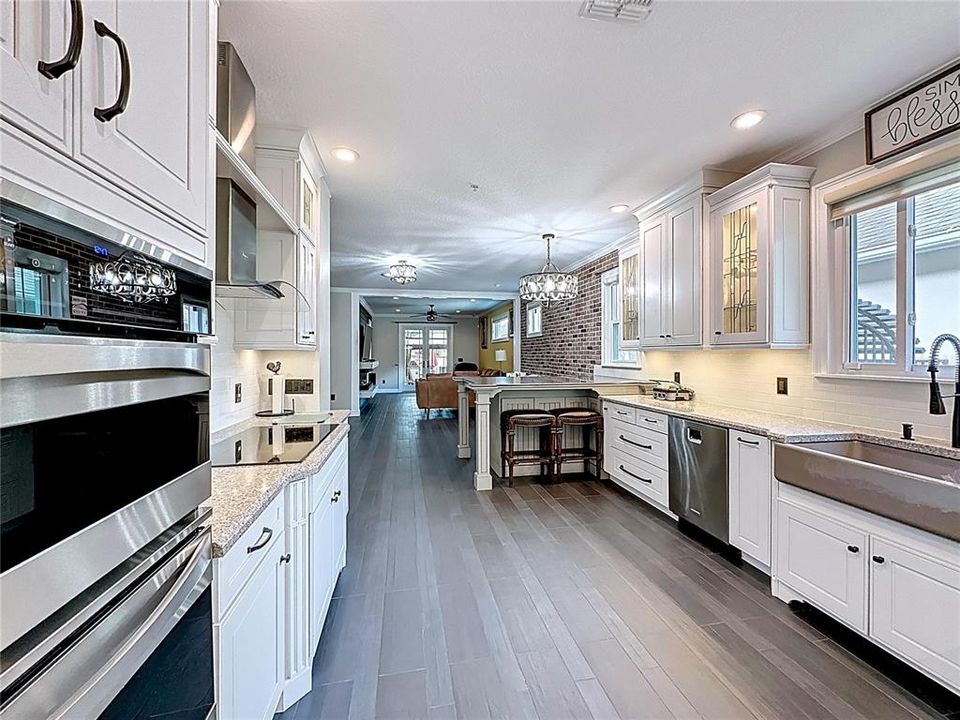 For Sale: $909,000 (3 beds, 2 baths, 2935 Square Feet)