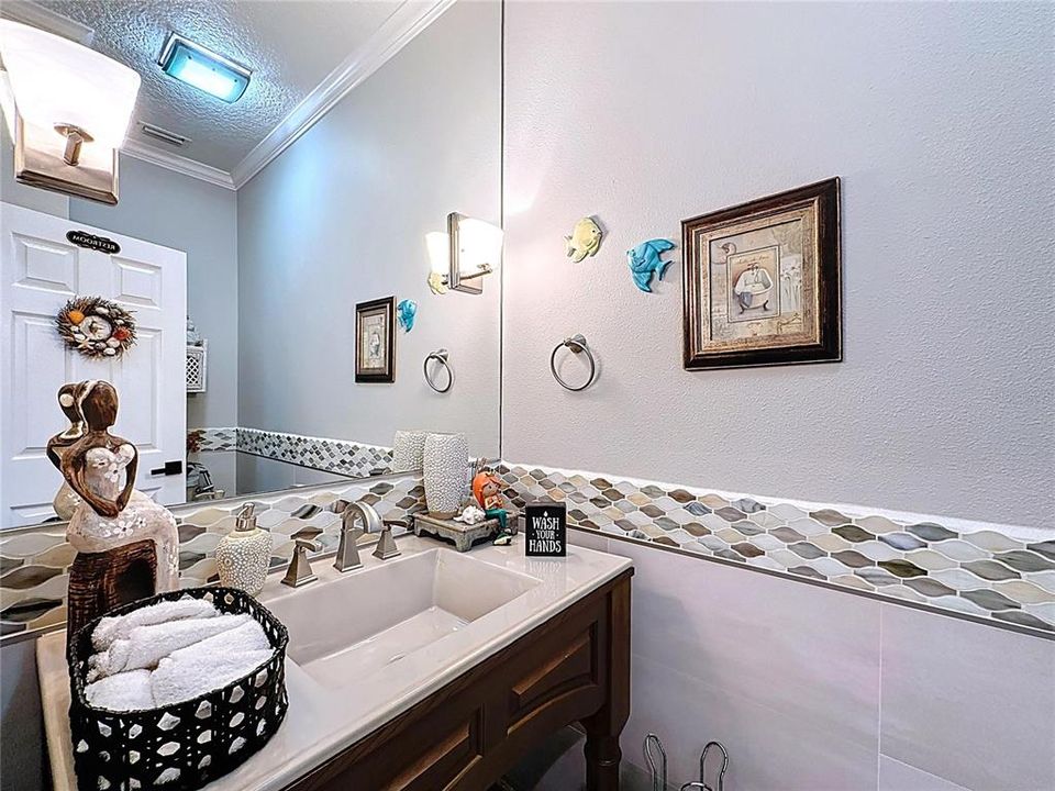 For Sale: $909,000 (3 beds, 2 baths, 2935 Square Feet)