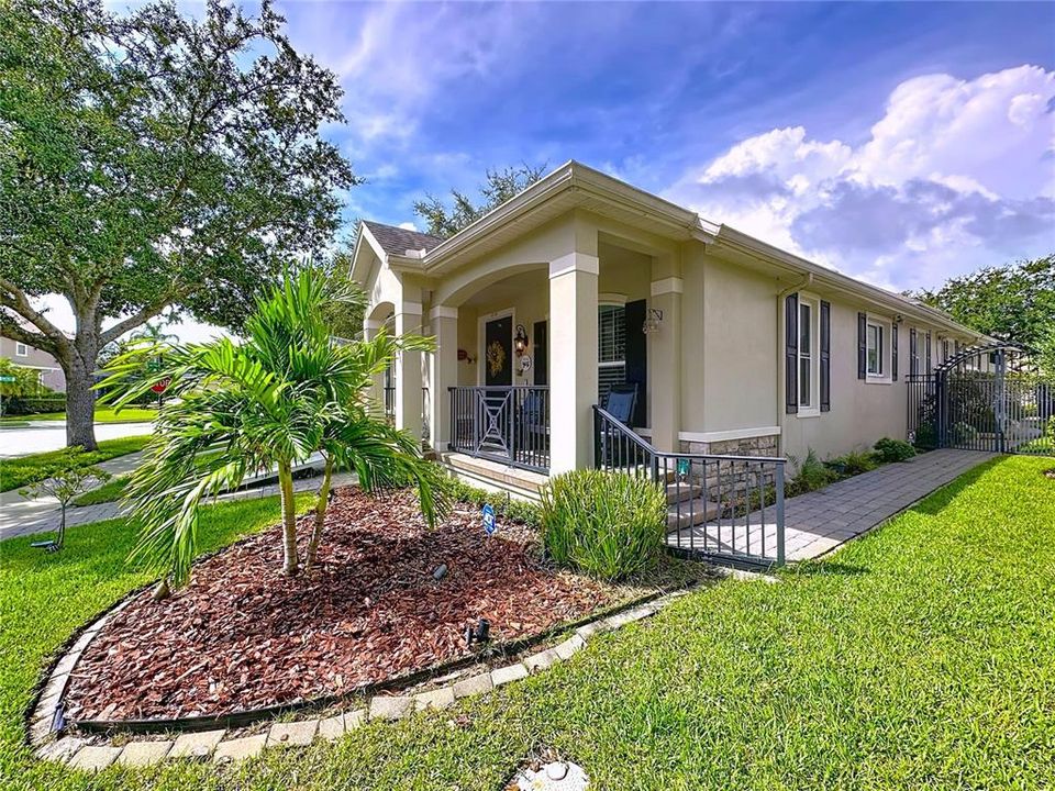 For Sale: $909,000 (3 beds, 2 baths, 2935 Square Feet)