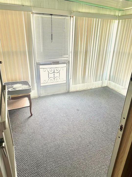 Под контрактом: $112,000 (2 спален, 2 ванн, 900 Квадратных фут)
