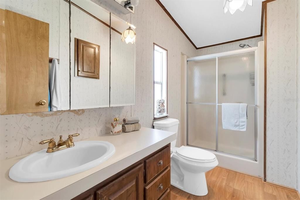 Active With Contract: $232,000 (3 beds, 2 baths, 1104 Square Feet)