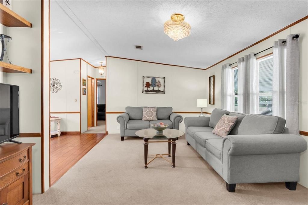 Active With Contract: $232,000 (3 beds, 2 baths, 1104 Square Feet)