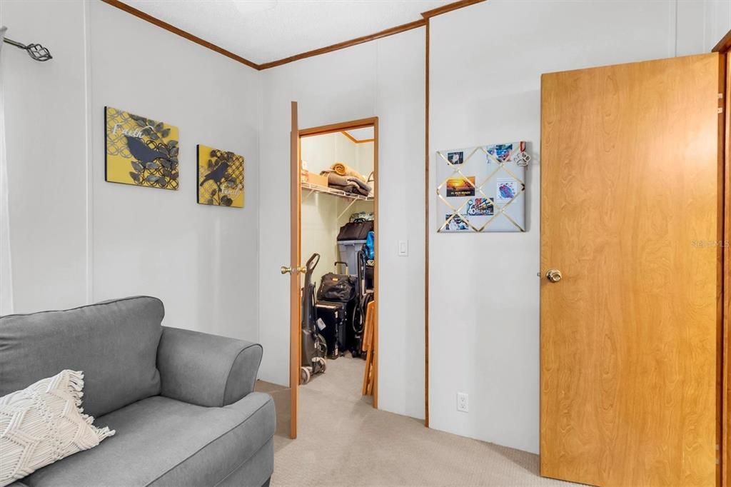 Active With Contract: $232,000 (3 beds, 2 baths, 1104 Square Feet)