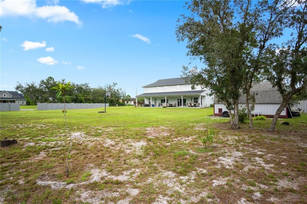 For Sale: $975,000 (5 beds, 3 baths, 3952 Square Feet)