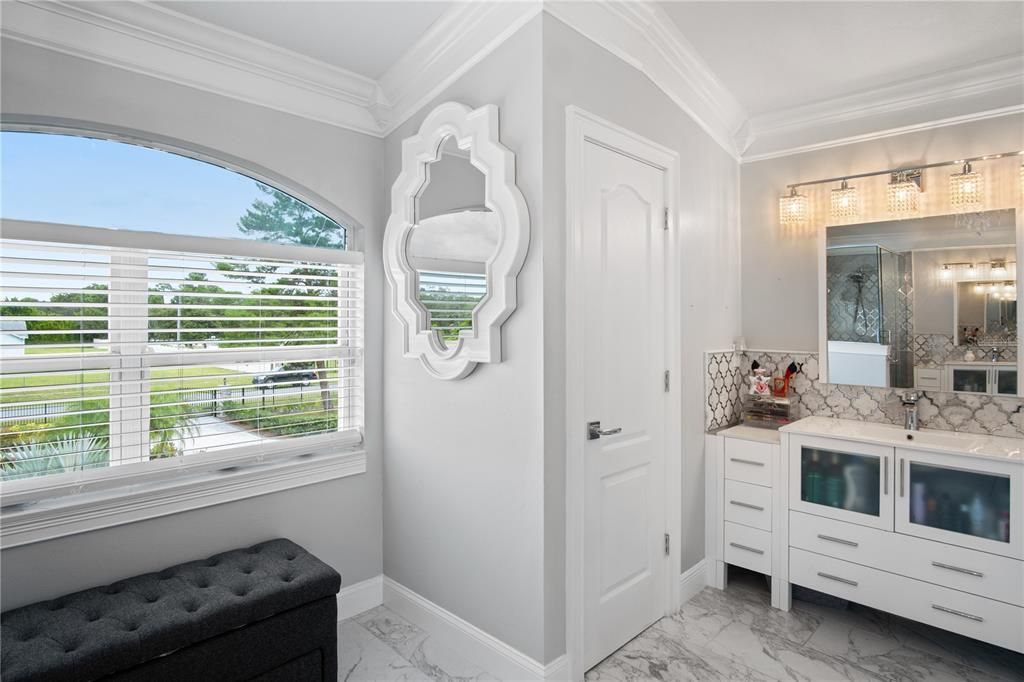 For Sale: $975,000 (5 beds, 3 baths, 3952 Square Feet)