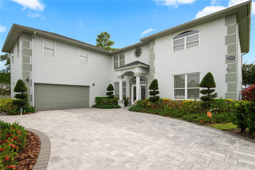 For Sale: $975,000 (5 beds, 3 baths, 3952 Square Feet)