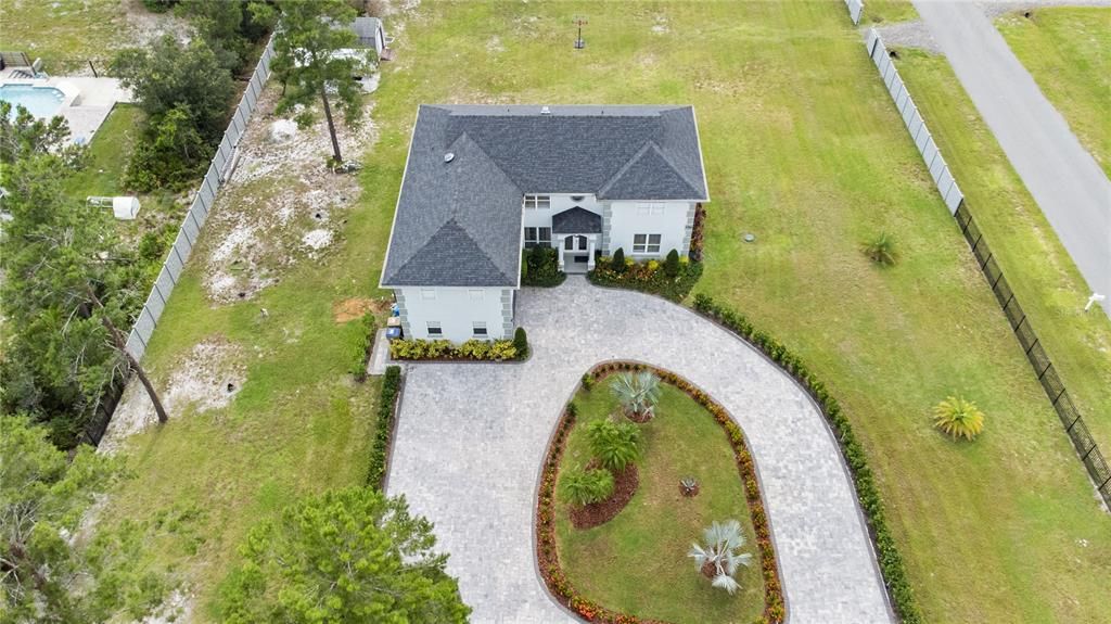 For Sale: $975,000 (5 beds, 3 baths, 3952 Square Feet)