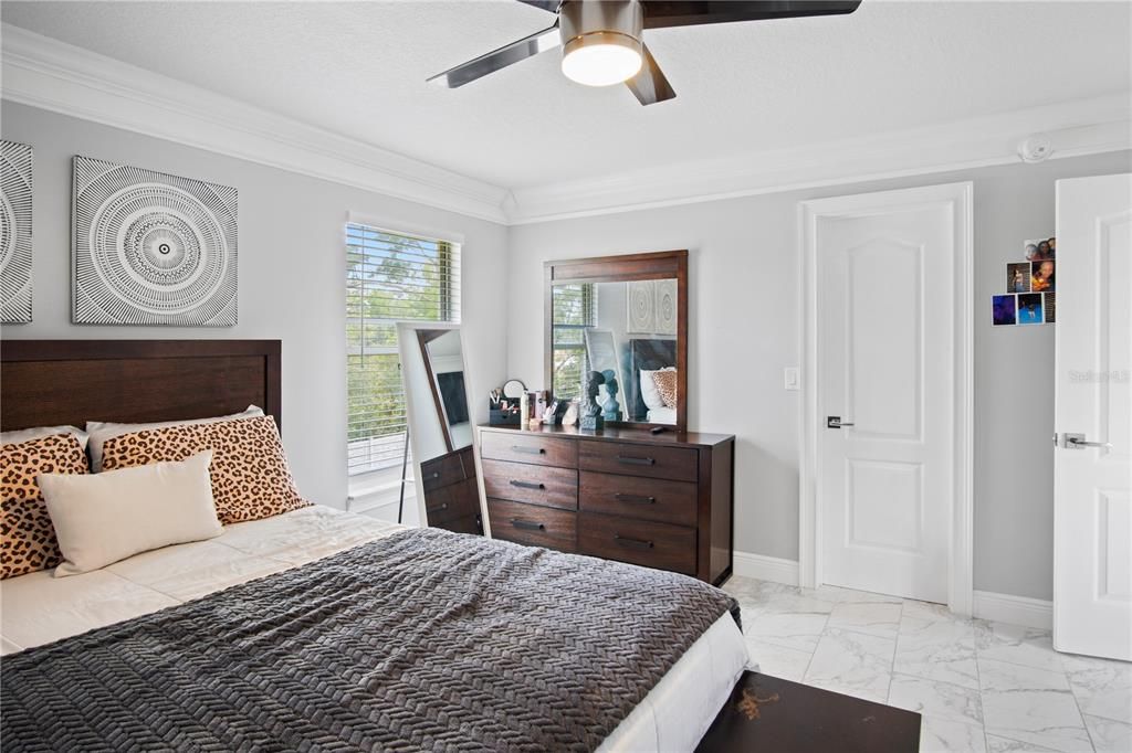 For Sale: $975,000 (5 beds, 3 baths, 3952 Square Feet)