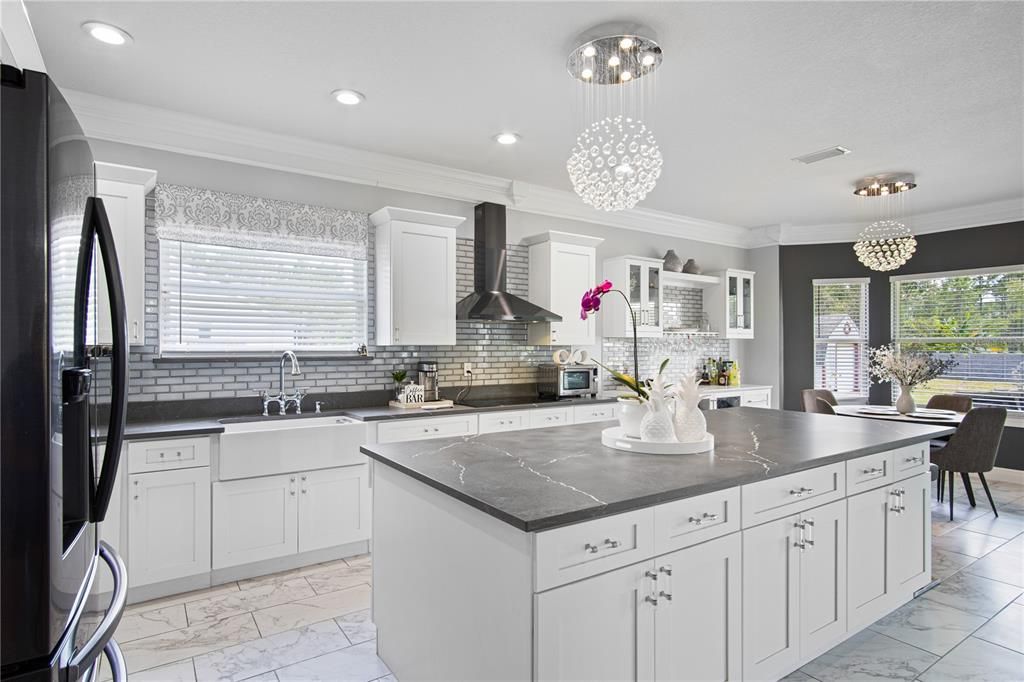 For Sale: $975,000 (5 beds, 3 baths, 3952 Square Feet)