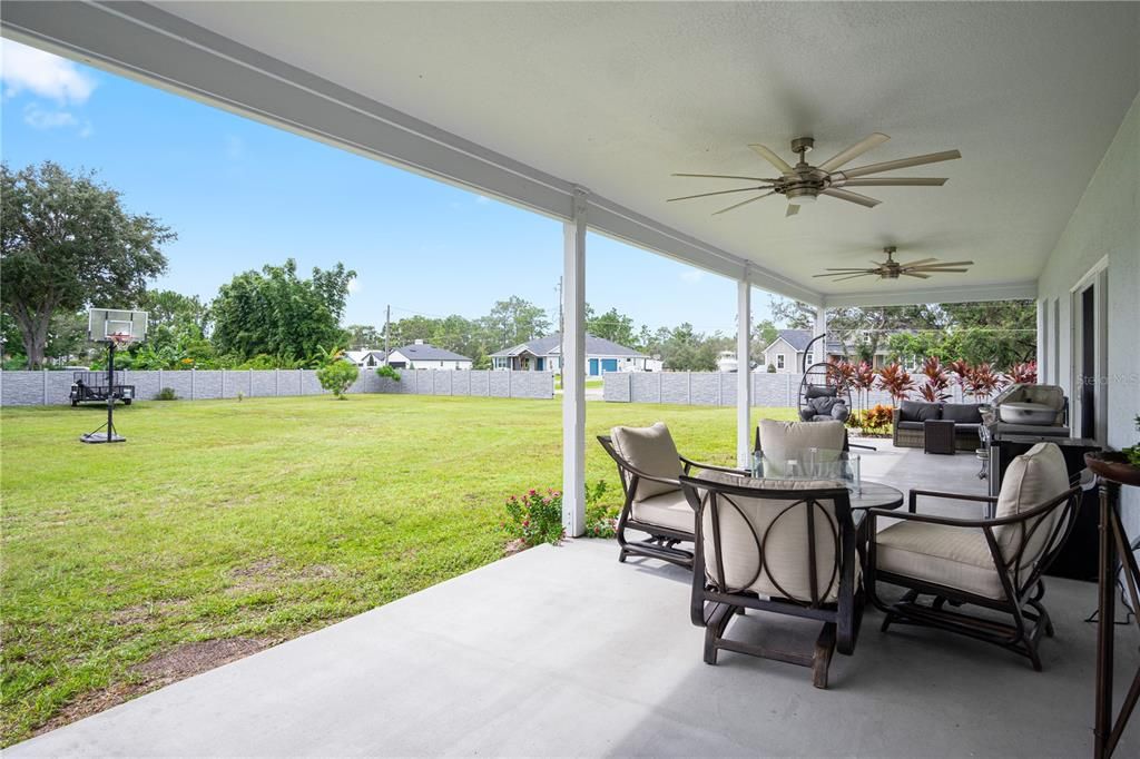 For Sale: $975,000 (5 beds, 3 baths, 3952 Square Feet)