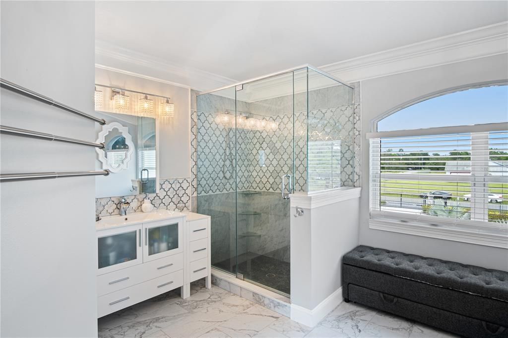 For Sale: $975,000 (5 beds, 3 baths, 3952 Square Feet)