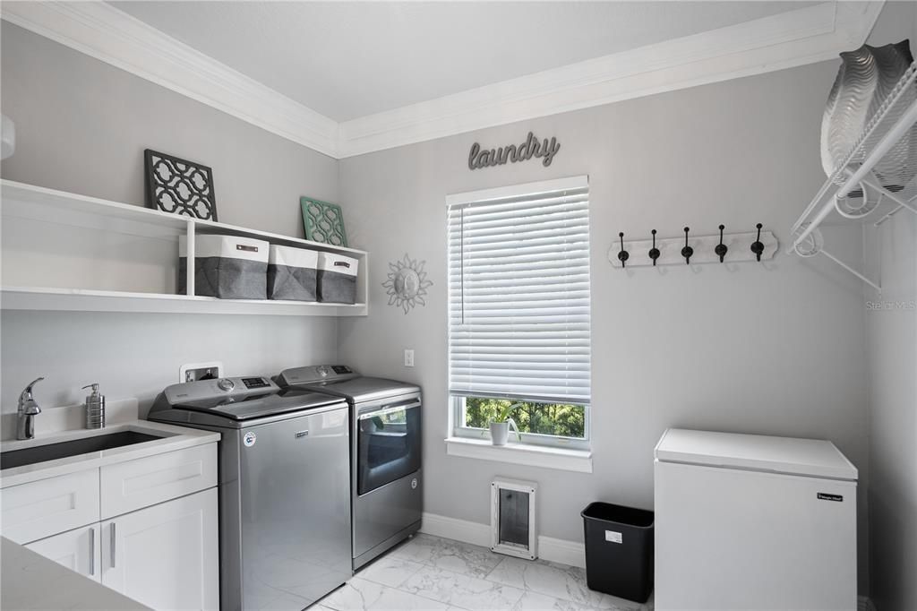 For Sale: $975,000 (5 beds, 3 baths, 3952 Square Feet)