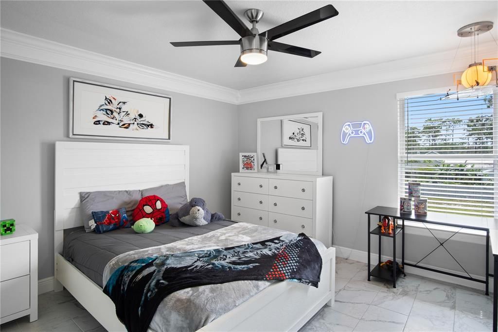 For Sale: $975,000 (5 beds, 3 baths, 3952 Square Feet)