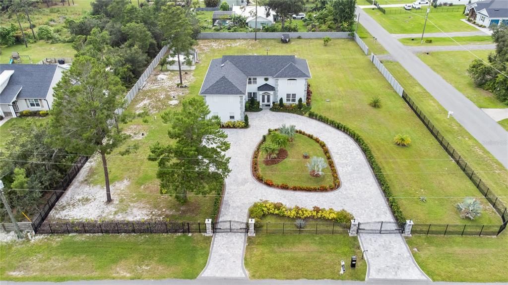 For Sale: $975,000 (5 beds, 3 baths, 3952 Square Feet)