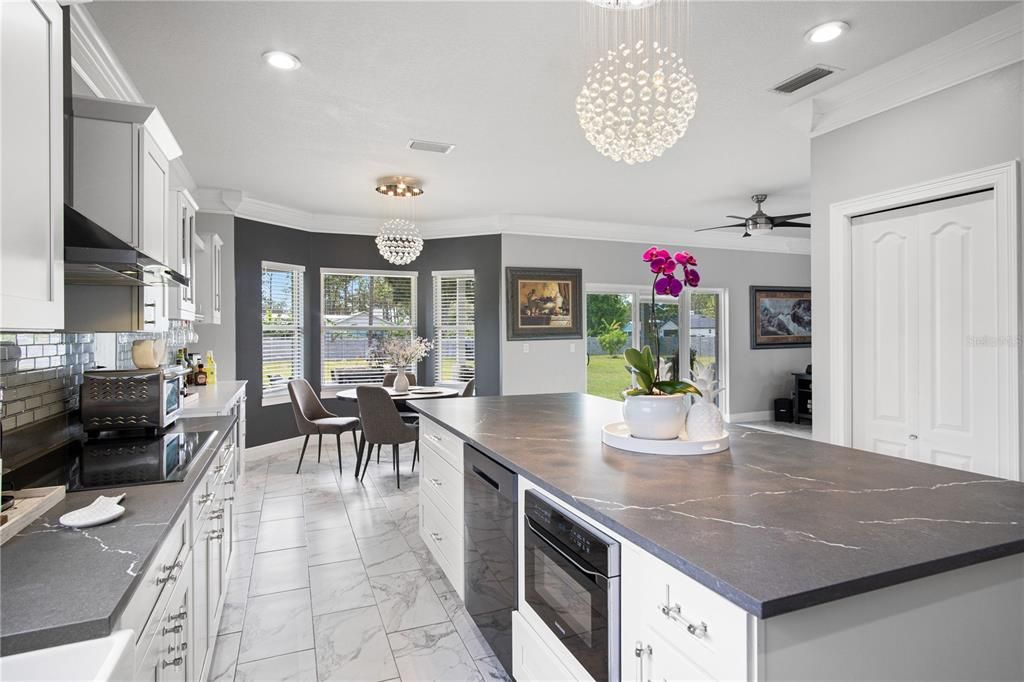 For Sale: $975,000 (5 beds, 3 baths, 3952 Square Feet)