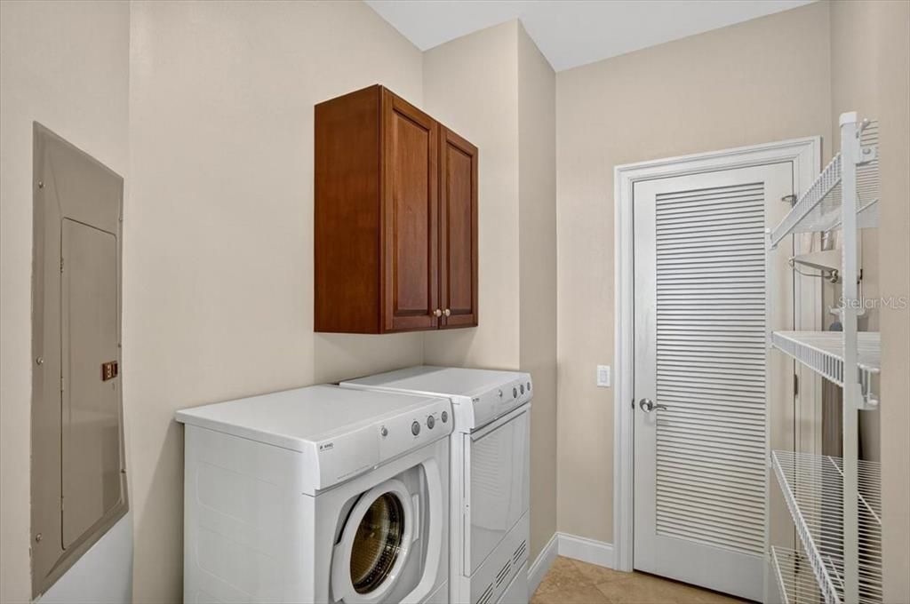 For Sale: $1,249,000 (3 beds, 3 baths, 2058 Square Feet)