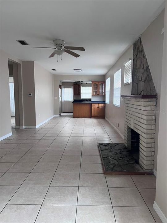 出租: $1,600 (2 贝兹, 2 浴室, 952 平方英尺)