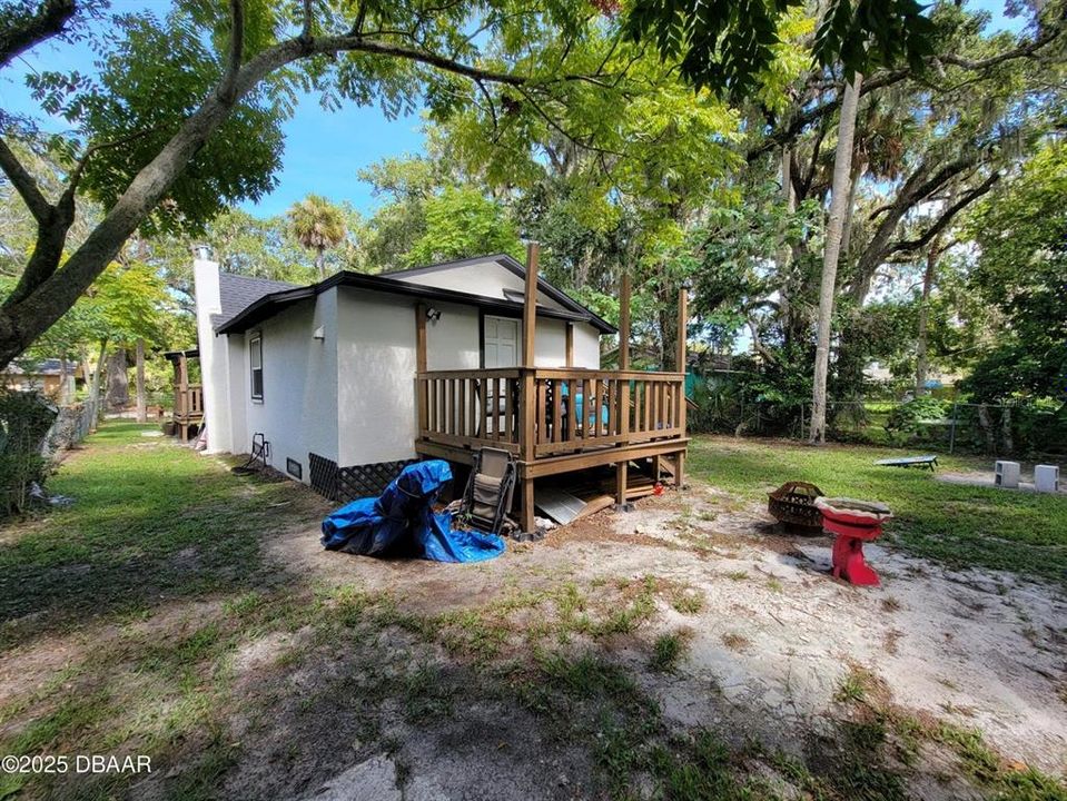 Active With Contract: $180,000 (3 beds, 1 baths, 752 Square Feet)
