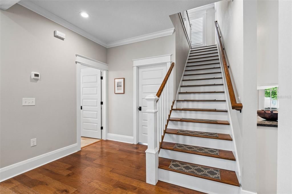 Под контрактом: $1,075,000 (3 спален, 3 ванн, 2389 Квадратных фут)