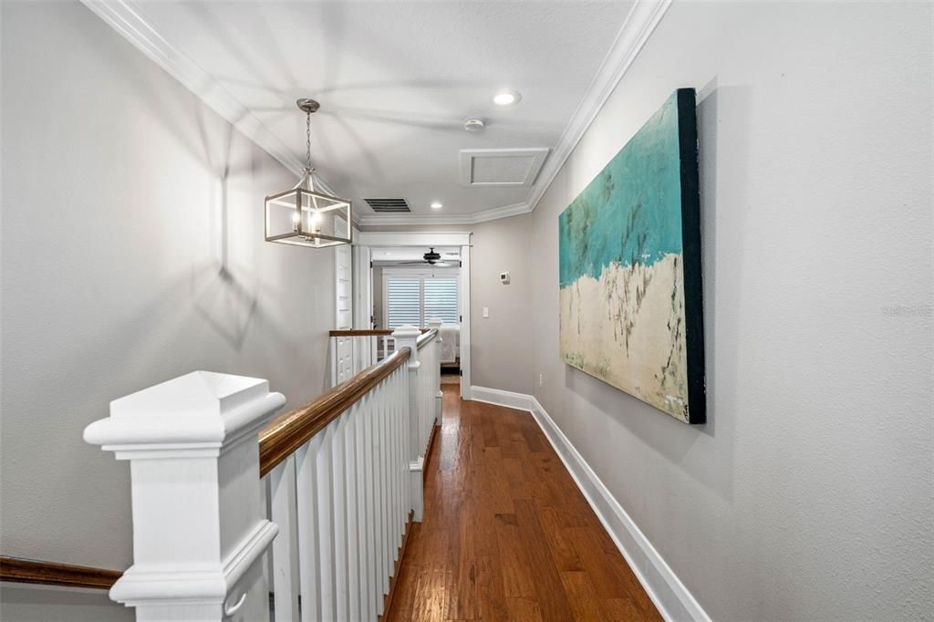 Под контрактом: $1,075,000 (3 спален, 3 ванн, 2389 Квадратных фут)